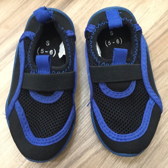 Lot of boy summer shoes size 5-6 - Picture 3 of 5